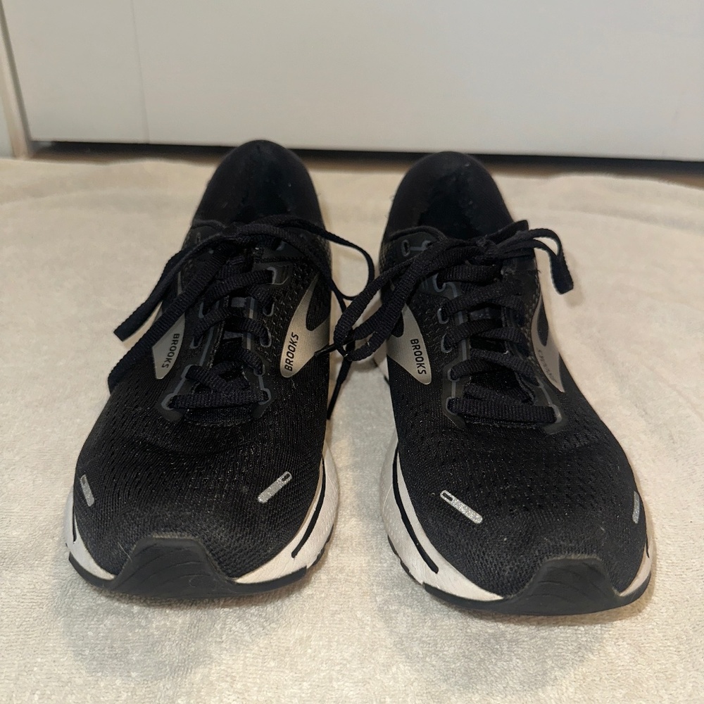 Brooks Tennis Shoe/Sneaker, Gently worn